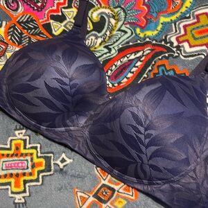 Cacique 44DD Lightly lined no wire Bra- Navy